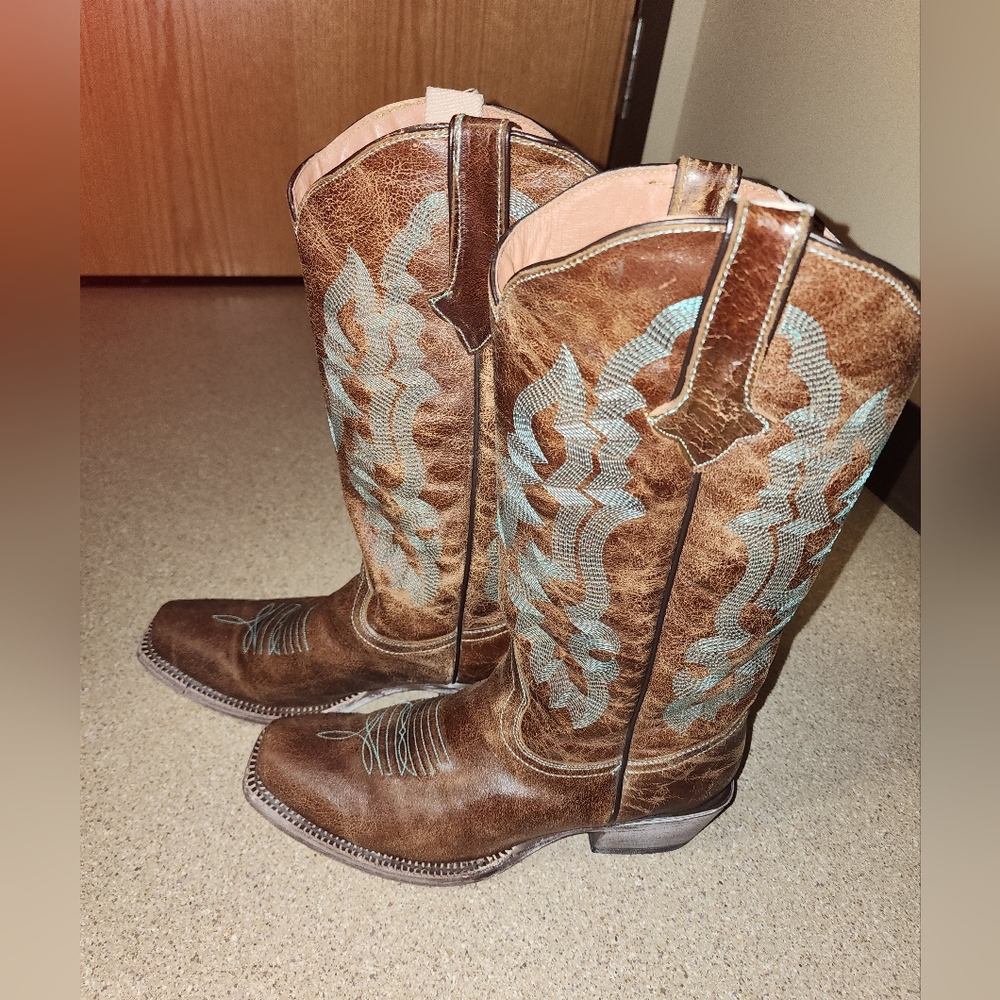 Tanner Mark Boots with Torquoise Stitching